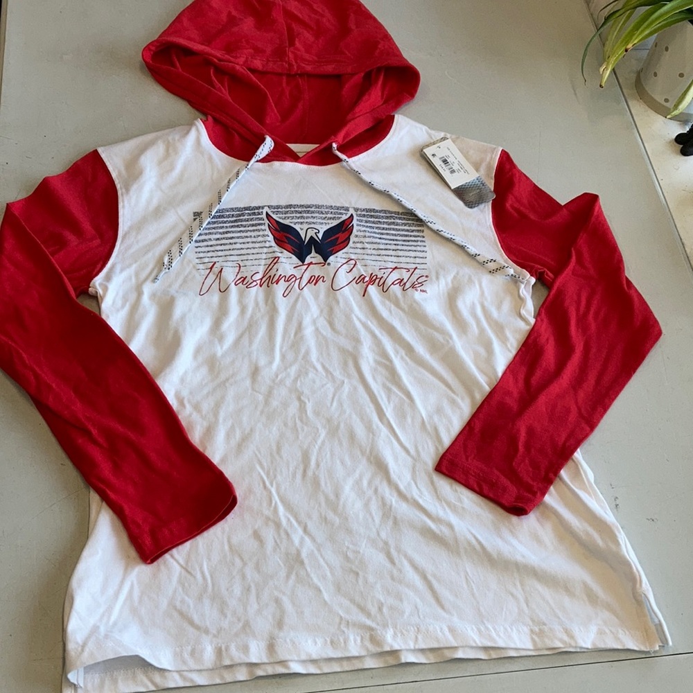 NWT NHL Washington Capitals Hooded Long Sleeve T-Shirt